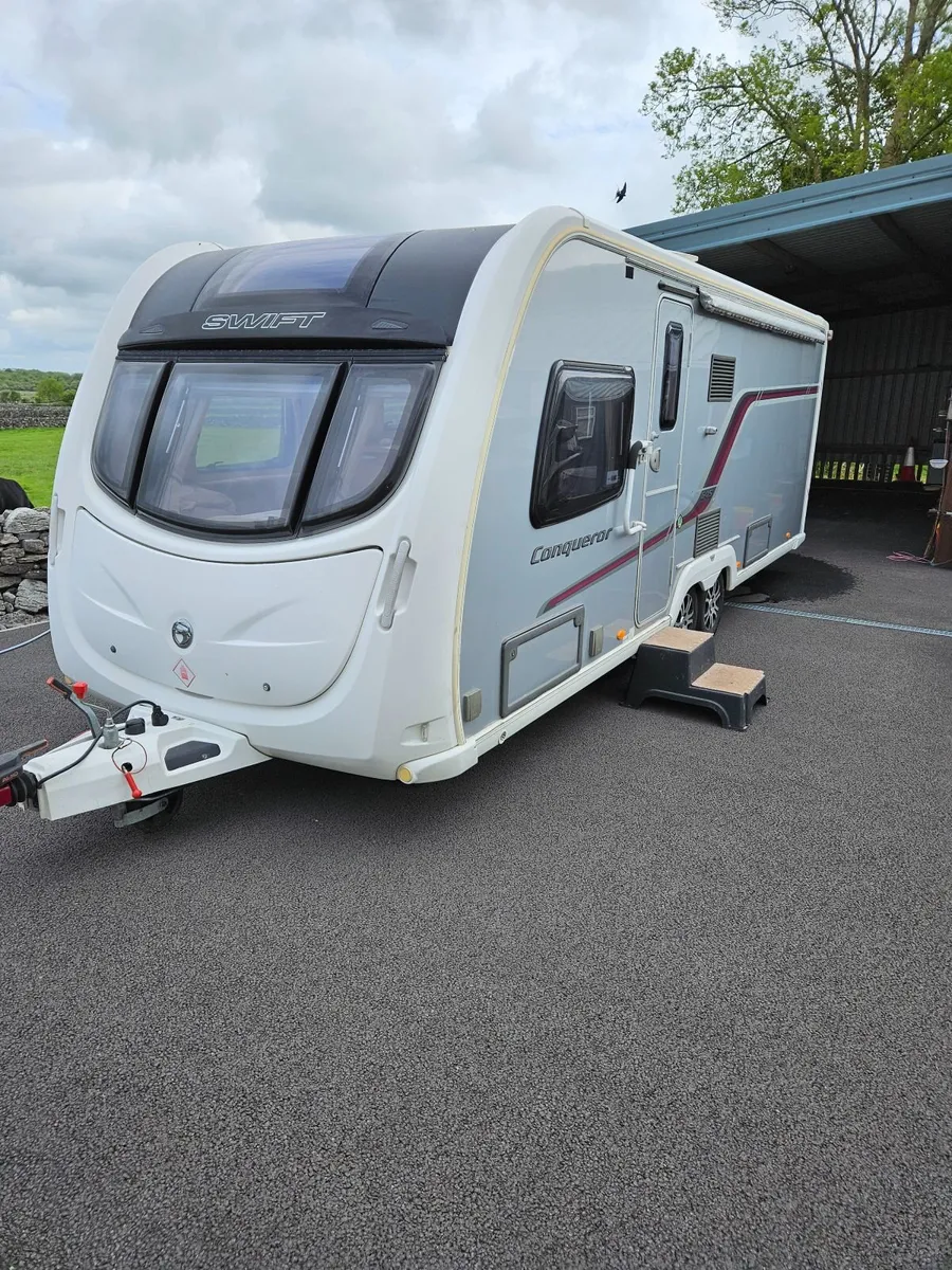 2011 Swift Conqueror 645 Twin Axle 4 Berth - Image 3