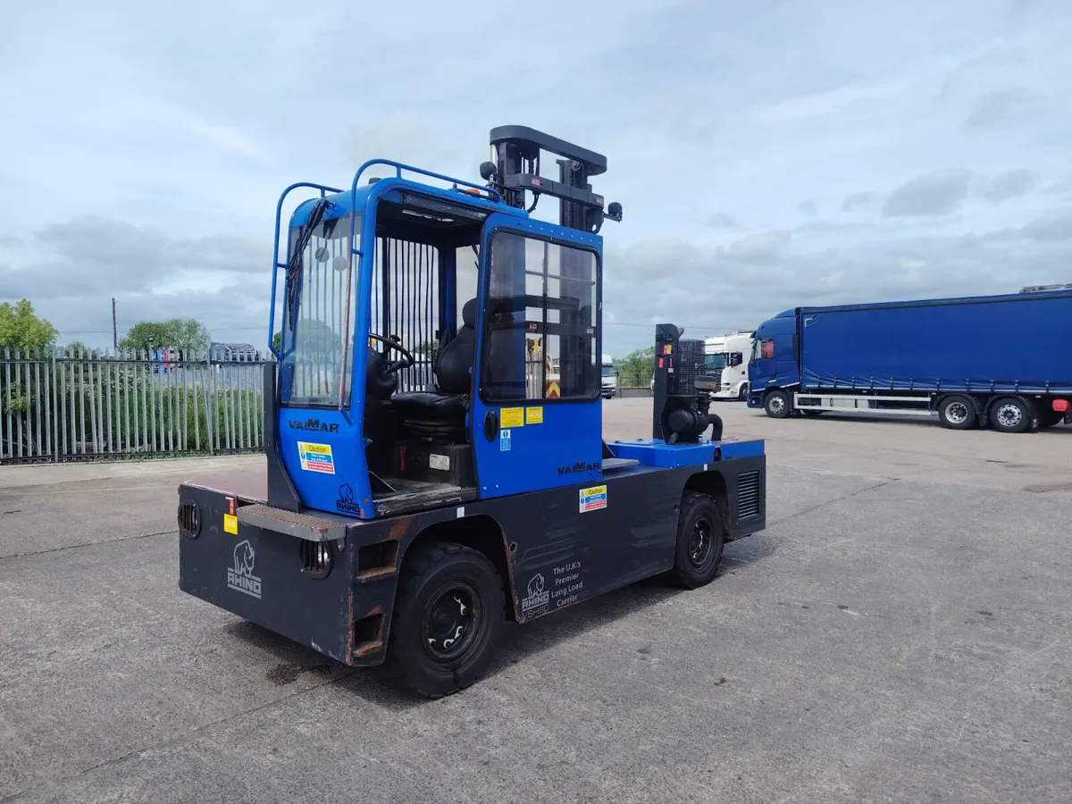 2014 VALMAR VS60 side loader forklift 3453 hrs - Image 2