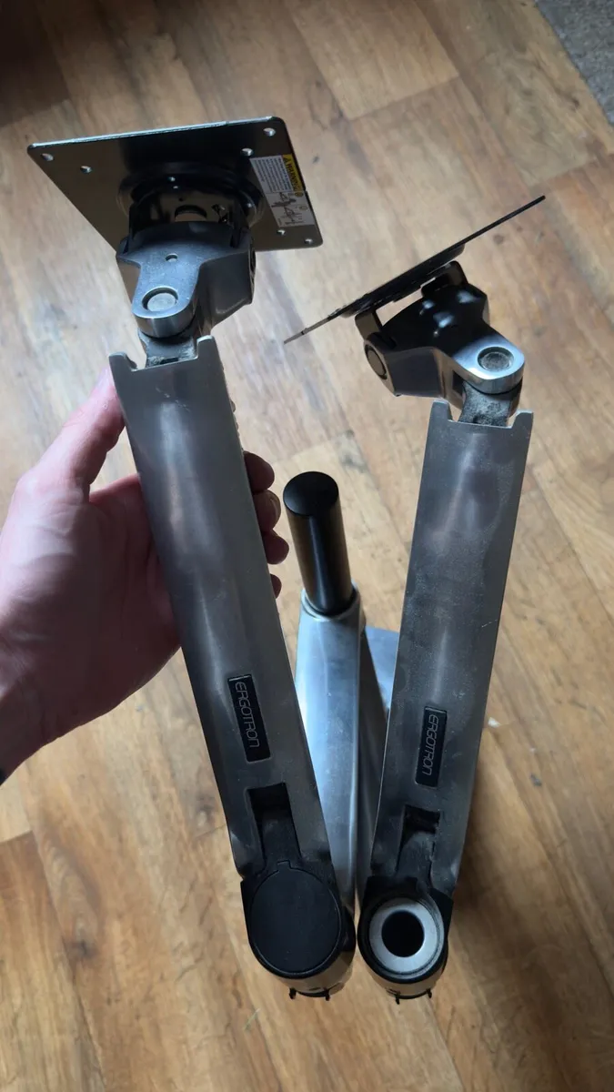 Ergotron Dual monitor arms - Image 3