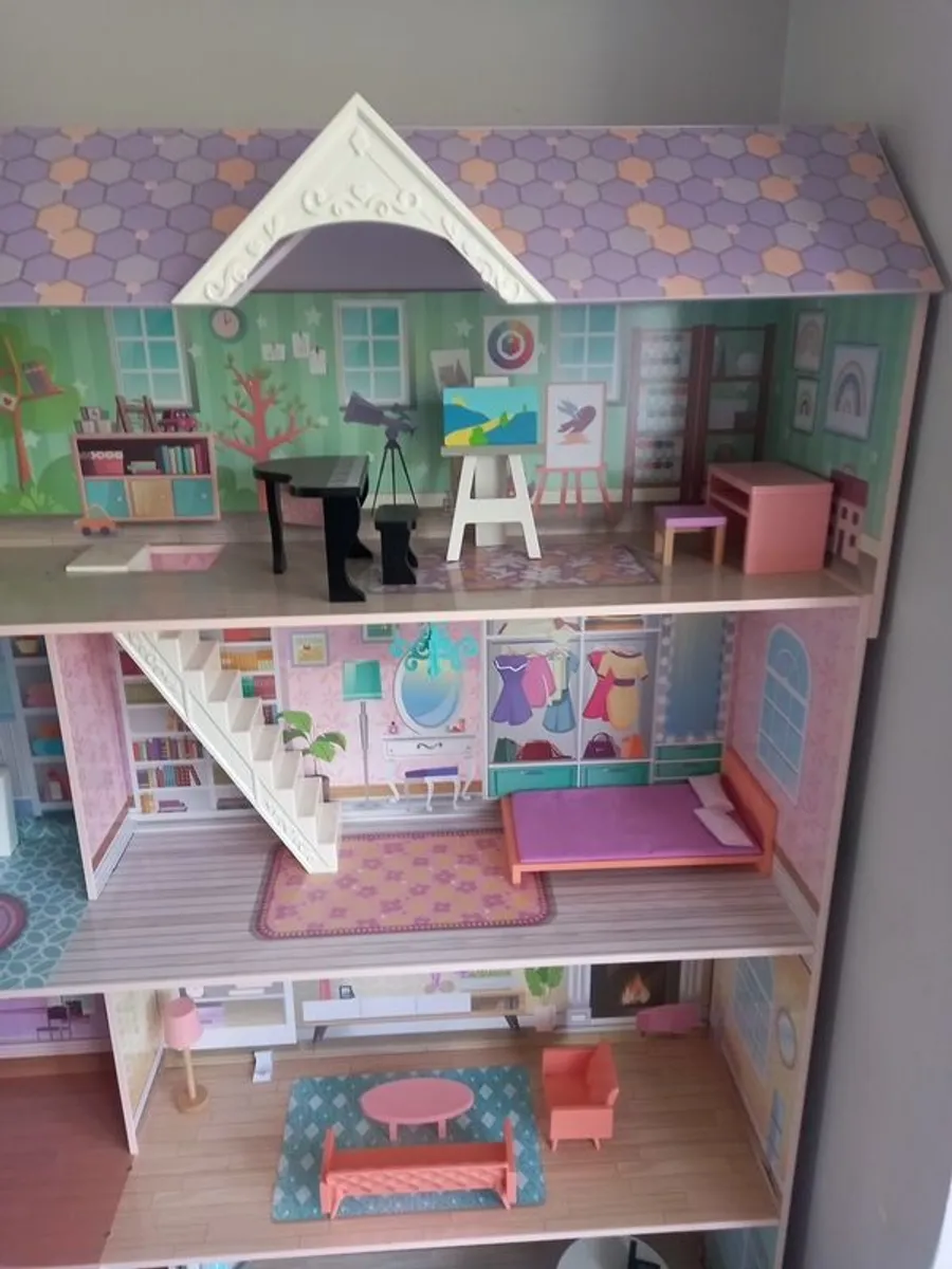 large dolls house - Image 3