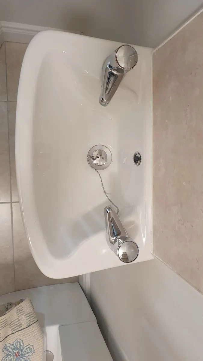 Pedestal basin - Image 2