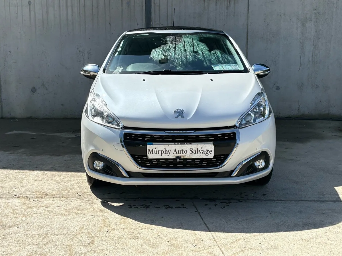 2016 Peugeot 208 for parts - Image 1