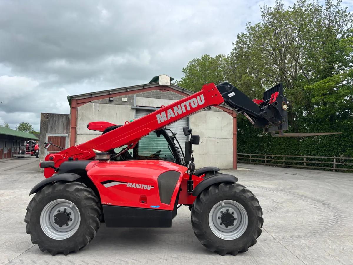 2023 MANITOU MT733   (810 Hours) - Image 3