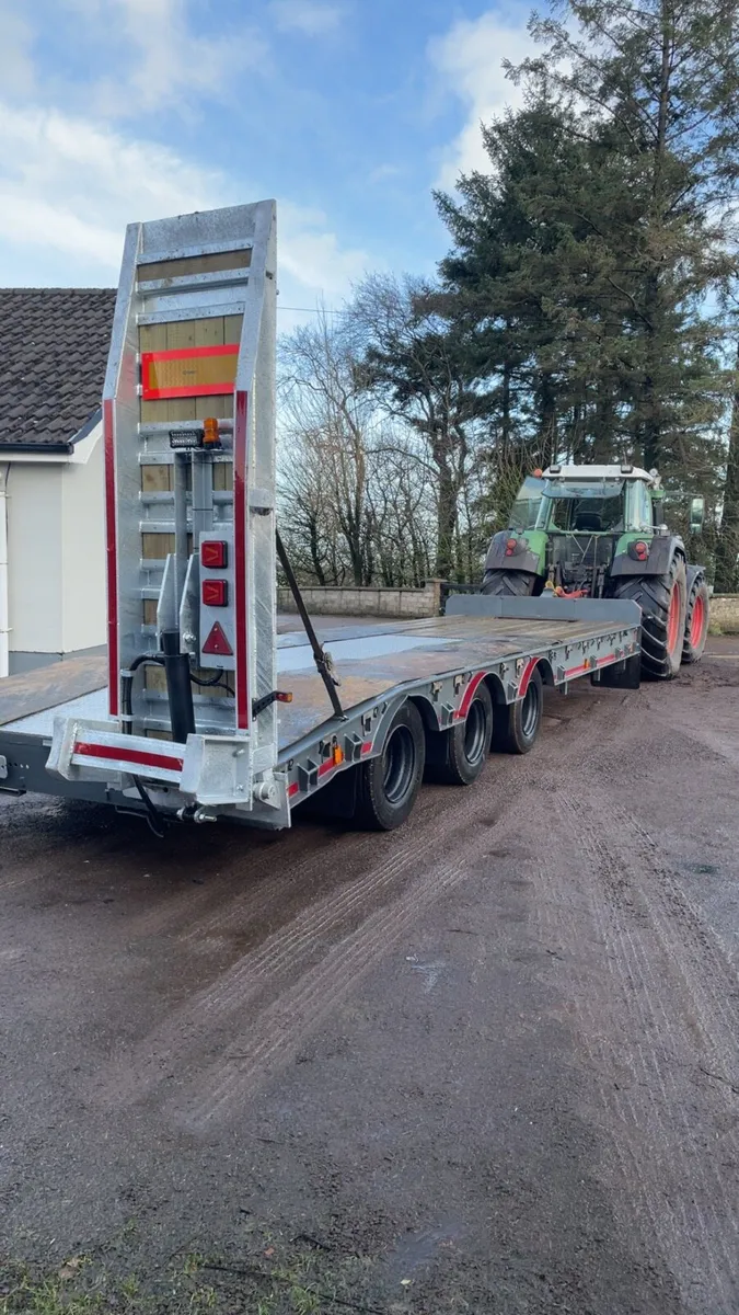 Low loader - Image 1