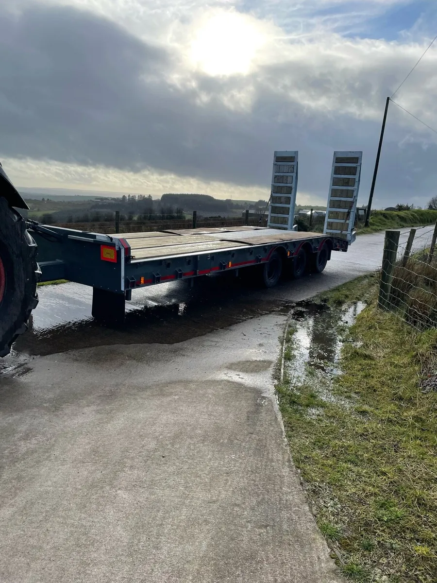 Low loader - Image 2
