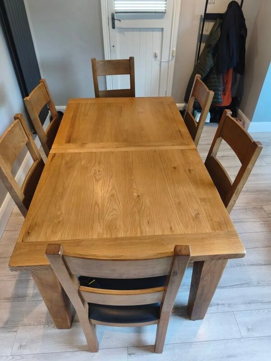 Canadian maple extendable dinning table and 6 chairs - Image 2
