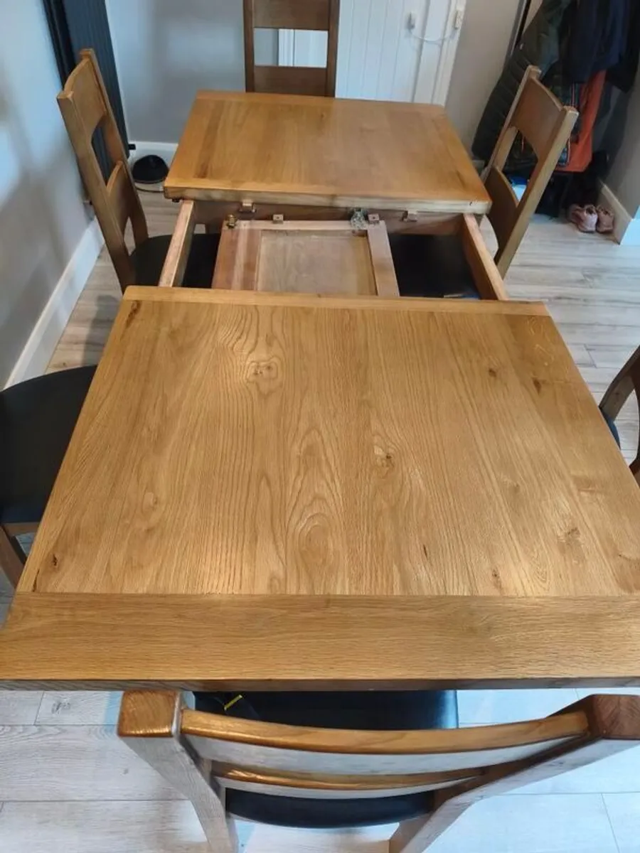 Canadian maple extendable dinning table and 6 chairs - Image 3