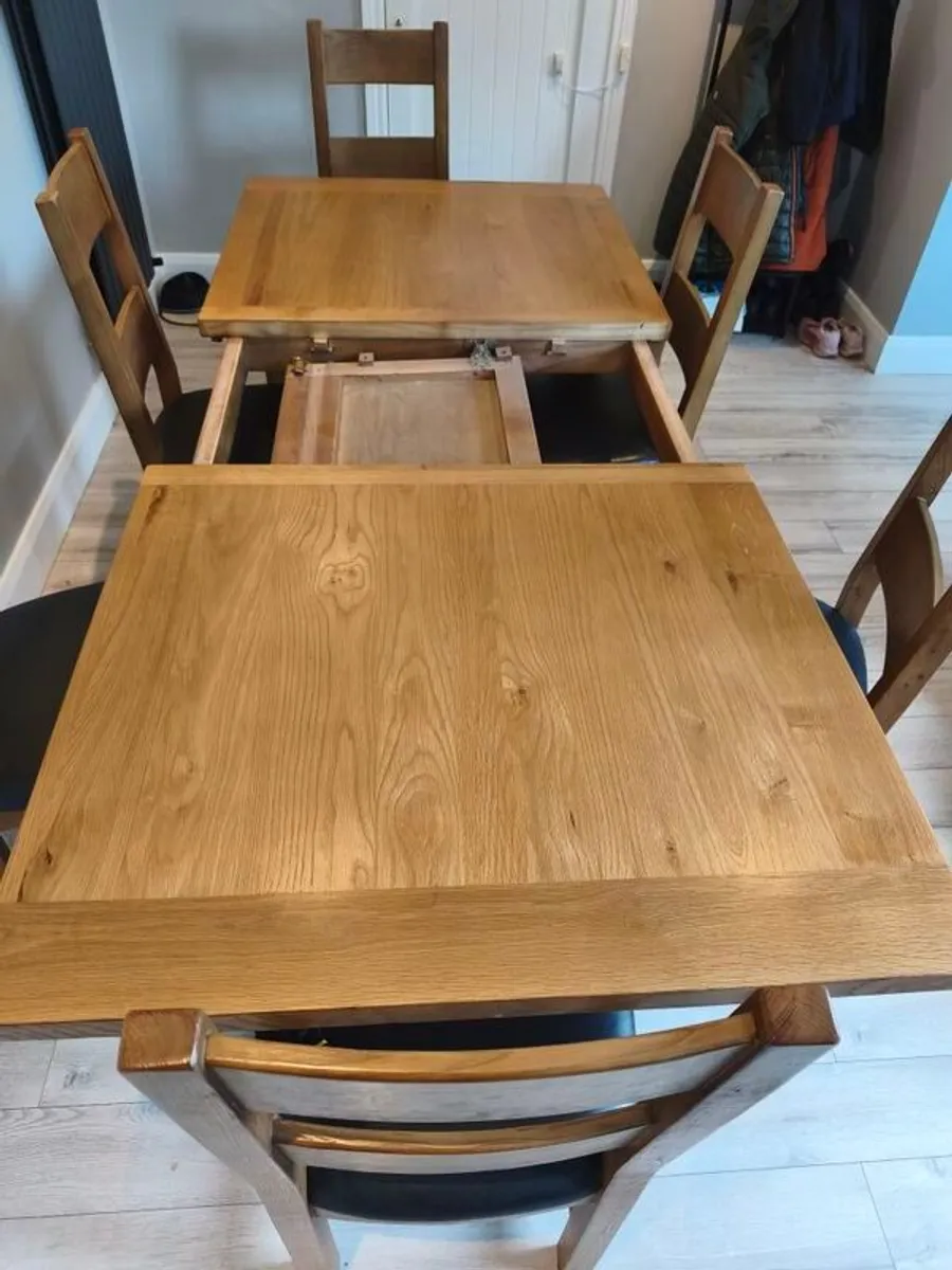 Canadian maple extendable dinning table and 6 chairs - Image 4