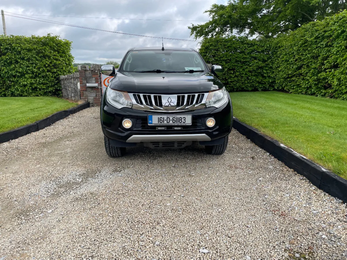 Mitsubishi L200 CREW CAB PICK UP TITAN MODEL - Image 2