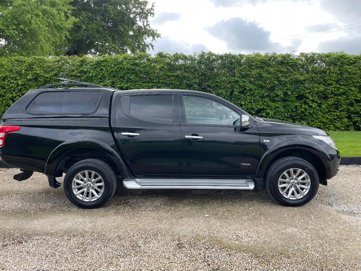 Mitsubishi L200 CREW CAB PICK UP TITAN MODEL - Image 4