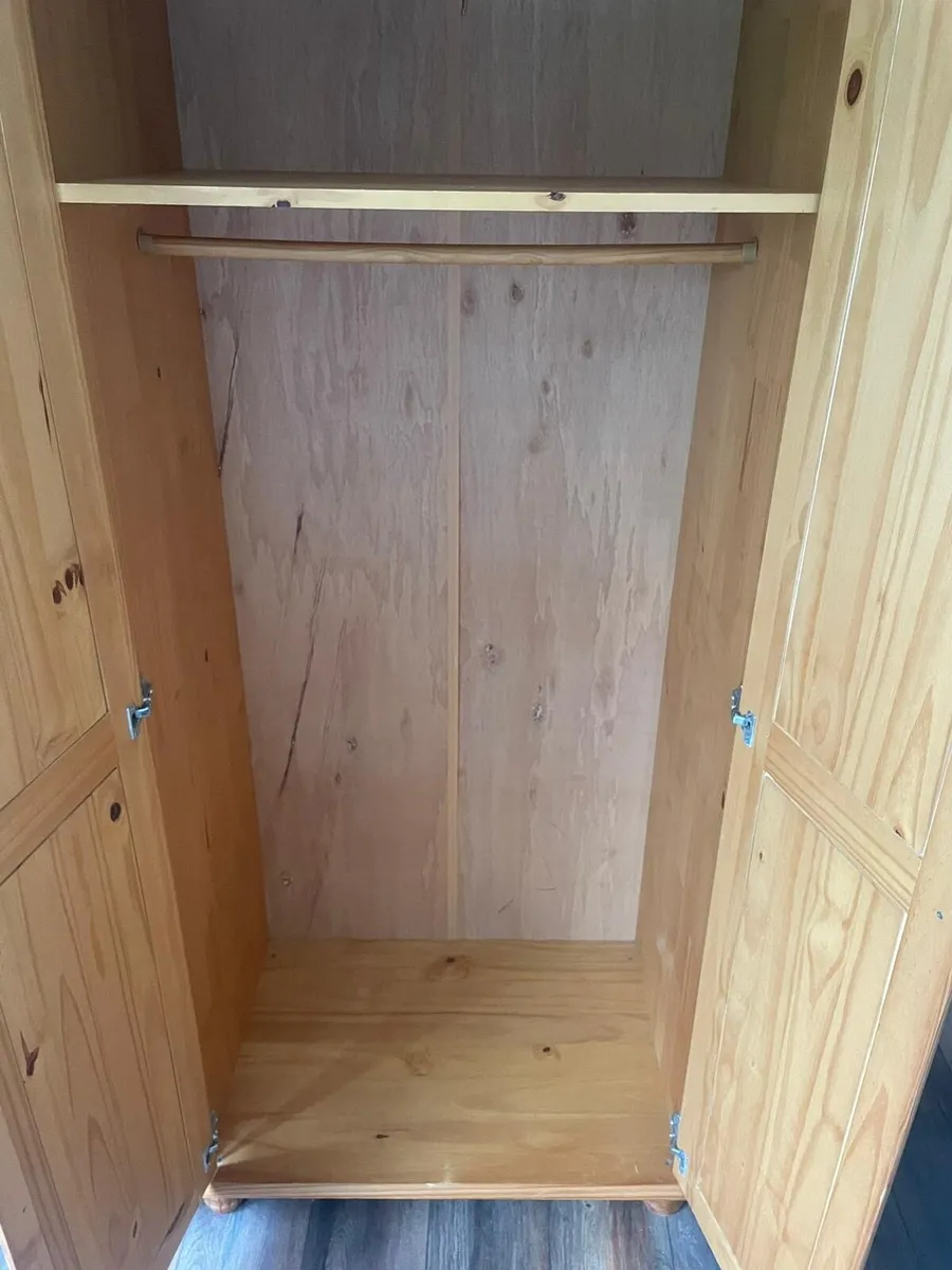 Bed, 2 lockers, 2 wardrobes - Pine - Image 3