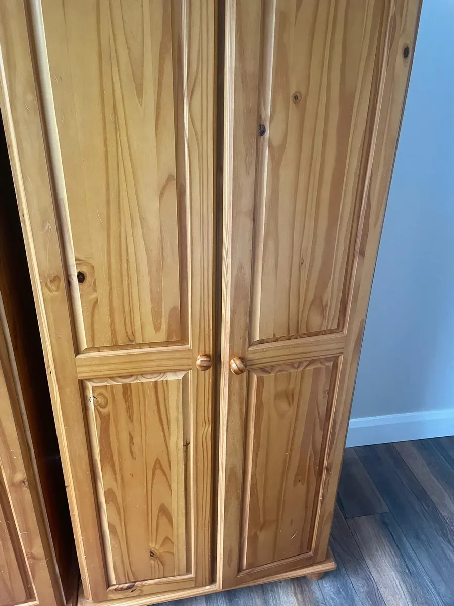 Bed, 2 lockers, 2 wardrobes - Pine - Image 4