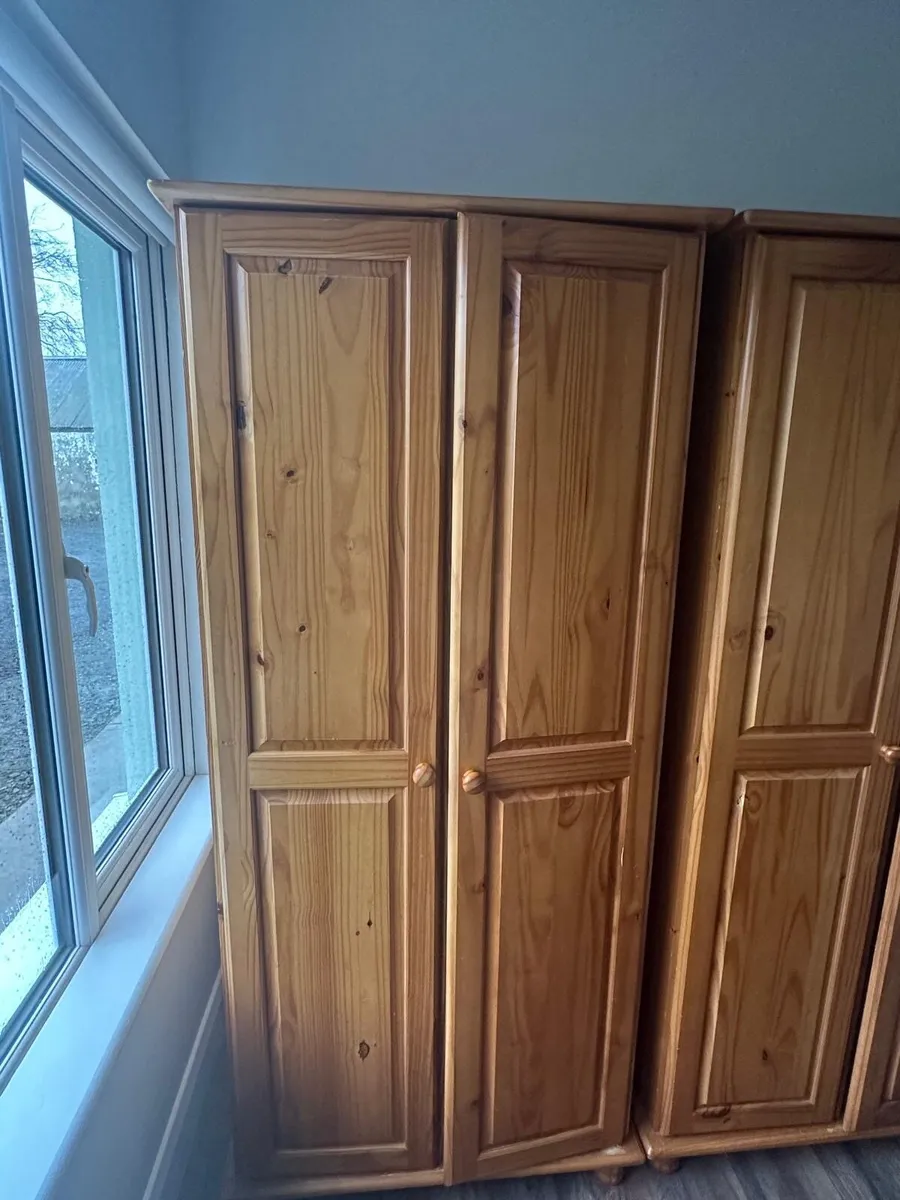 Bed, 2 lockers, 2 wardrobes - Pine - Image 2