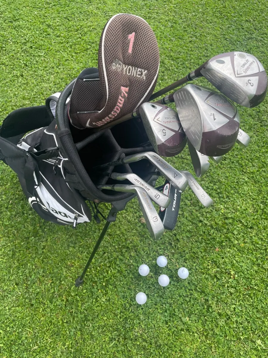 Golf clubs and bag - Image 1