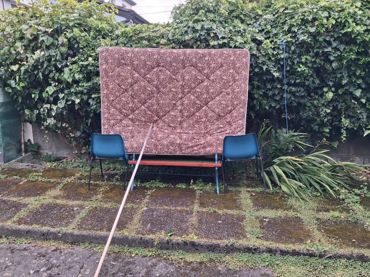 Double spring Mattress ,very nice & clean - Image 3
