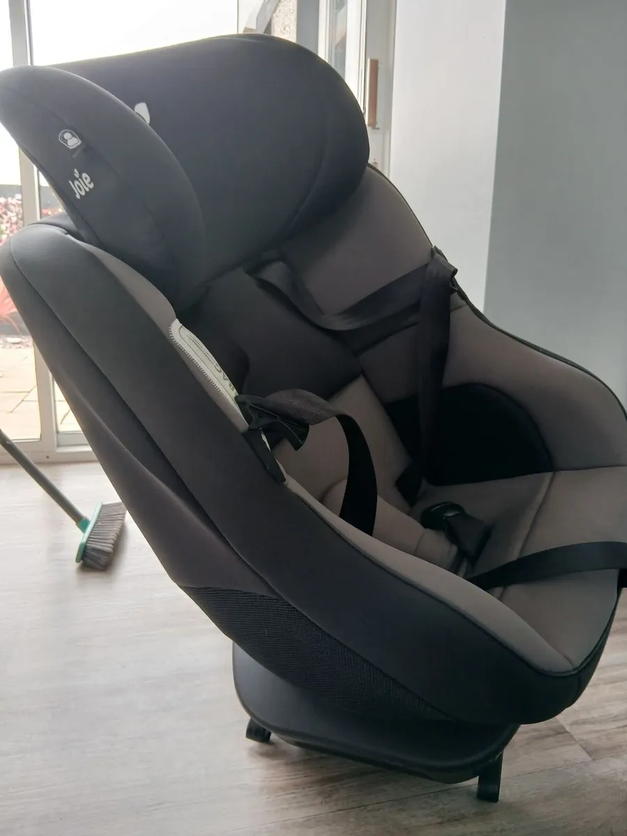 Joie 360° Car Seat - Image 1