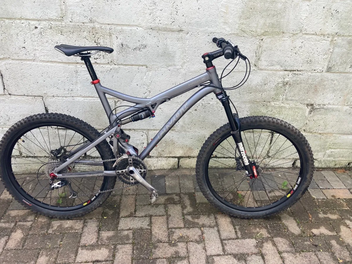 Mountain Bike PIVOT MACH 5 - Image 1