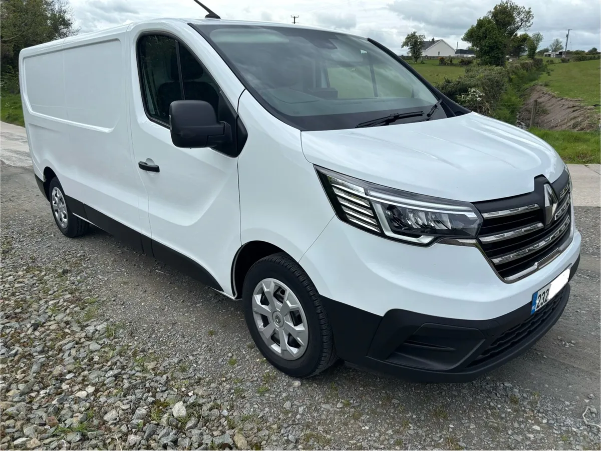 232 Renault Trafic Business Plus 2023 - Image 1