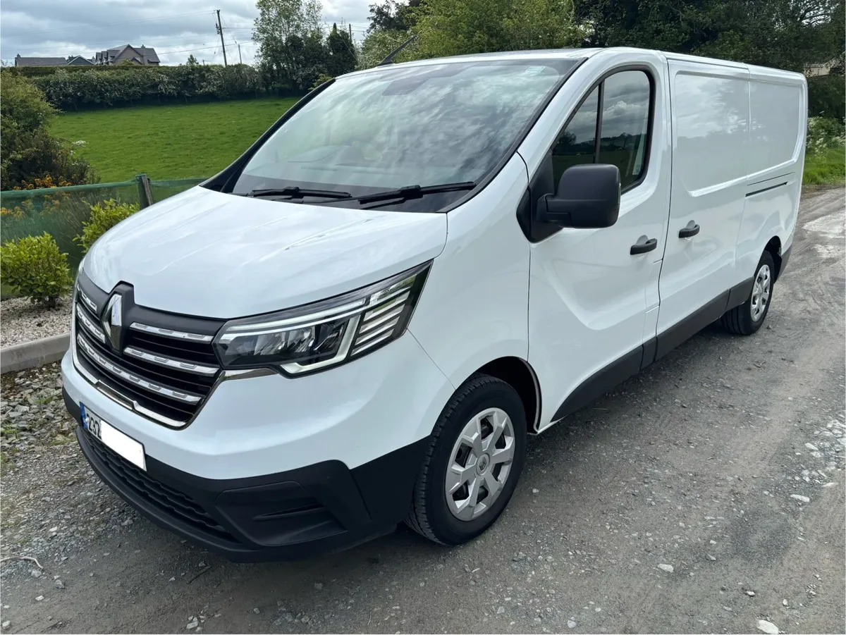 232 Renault Trafic Business Plus 2023 - Image 2