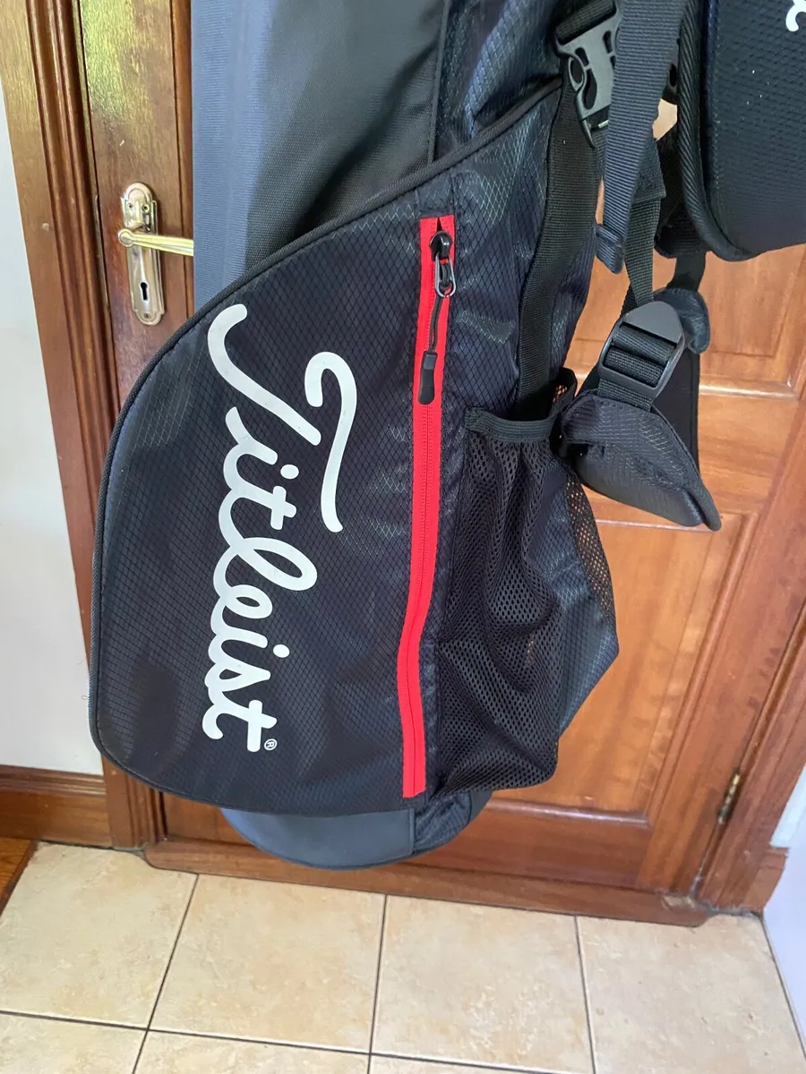 Titleist Sunday Bag Used 3 rounds As NEW - Image 3