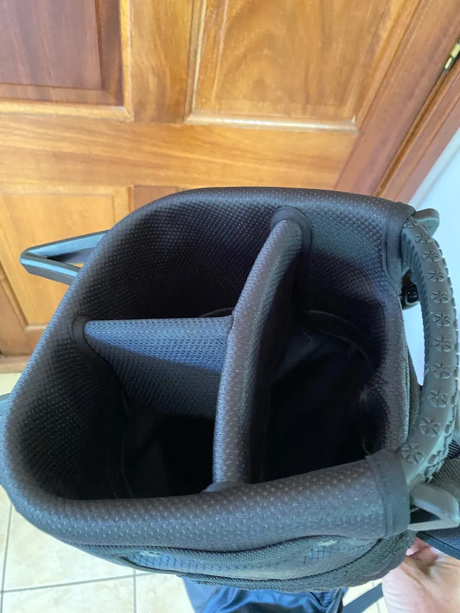 Titleist Sunday Bag Used 3 rounds As NEW - Image 2