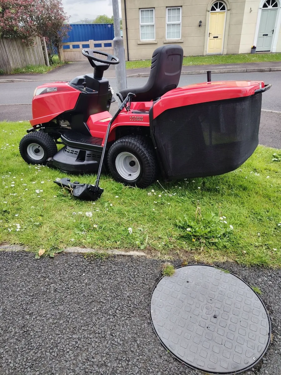 Mountfield ride on lawnmower - Image 3