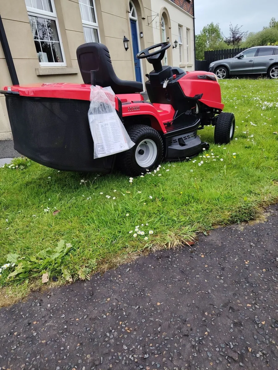 Mountfield ride on lawnmower - Image 4