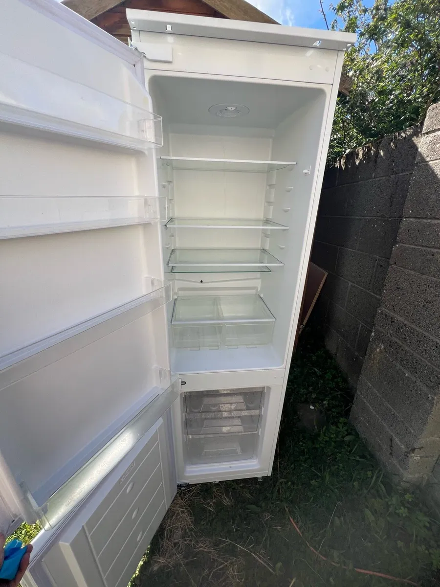 Fridge freezer - Image 4