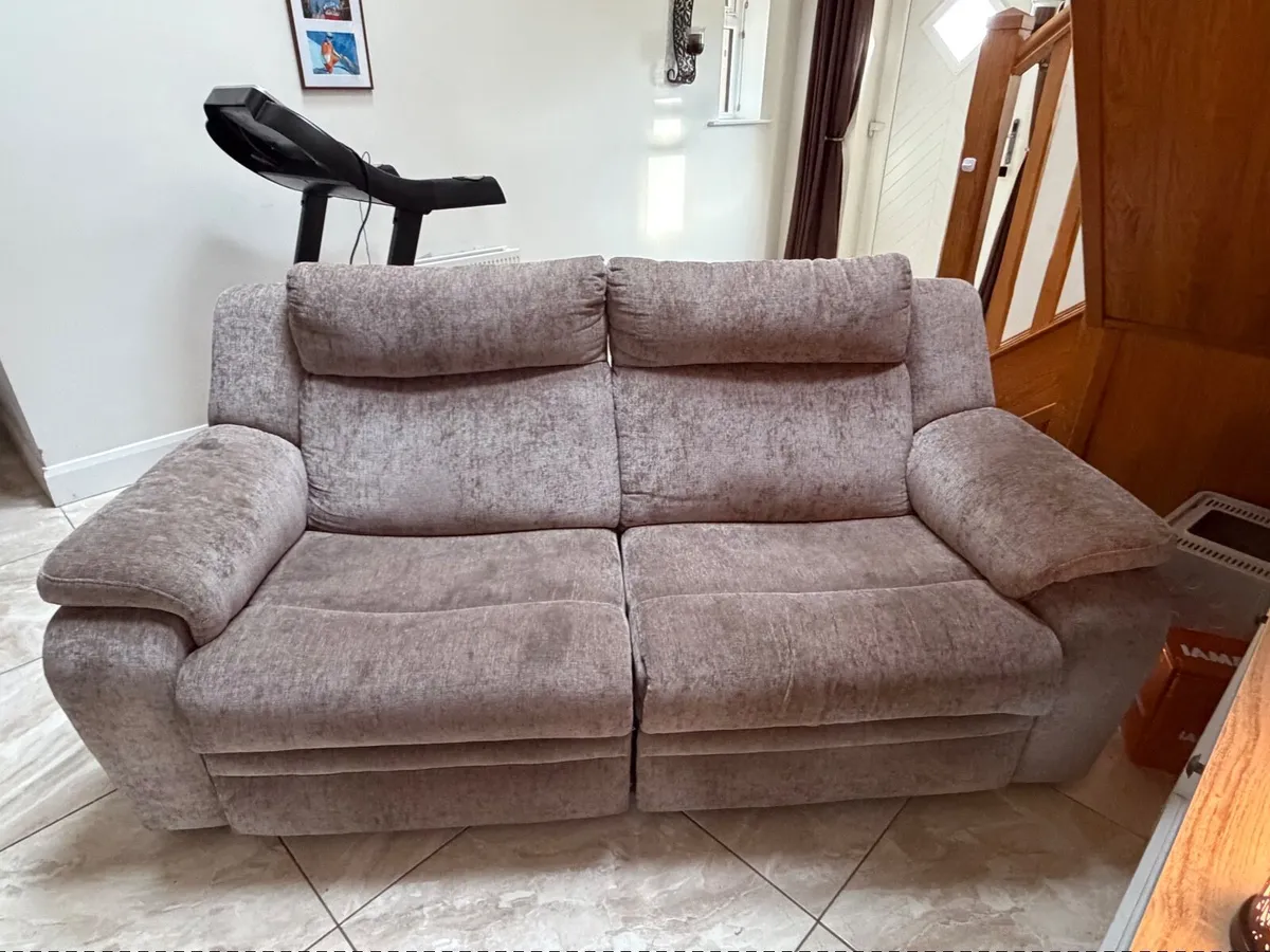 Recliner sofa - Image 1
