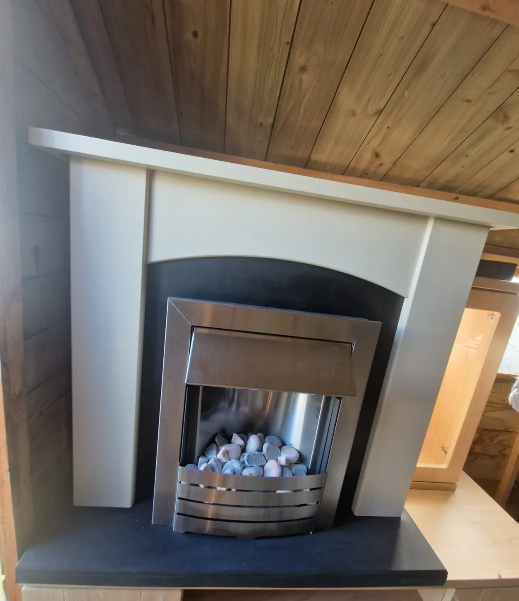 Adam dakota fireplace - Image 4