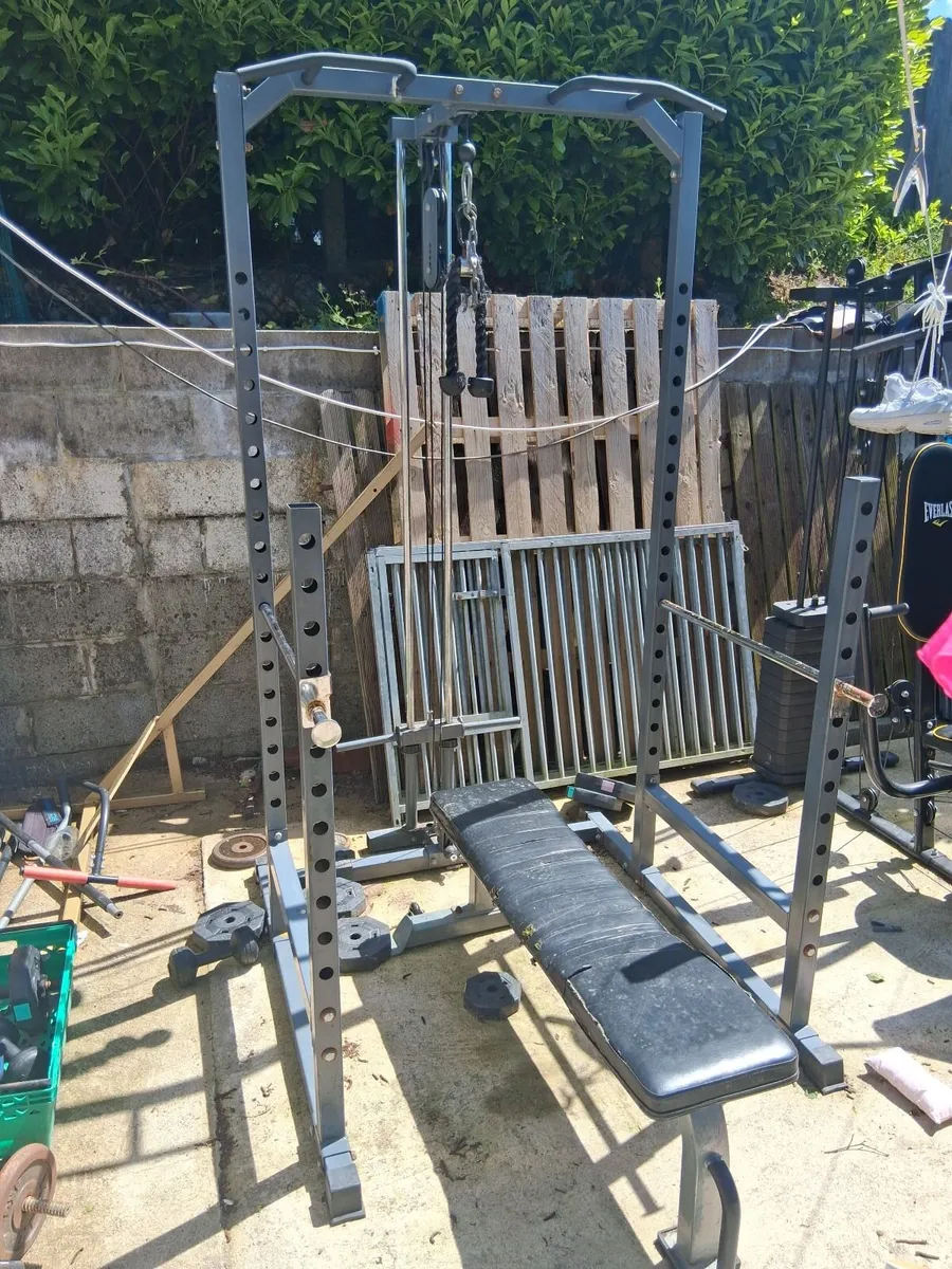 Gmy pull up and pull down and bench - Image 1