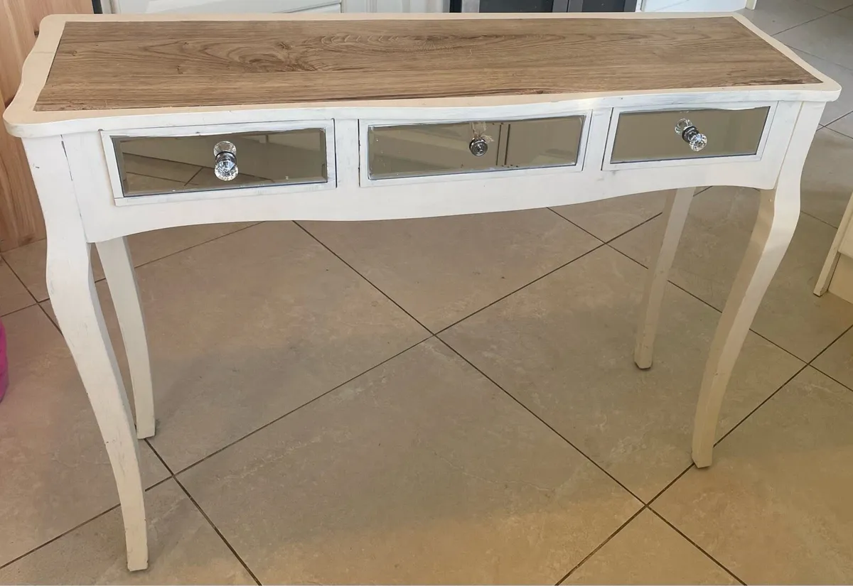 Console table - Image 1