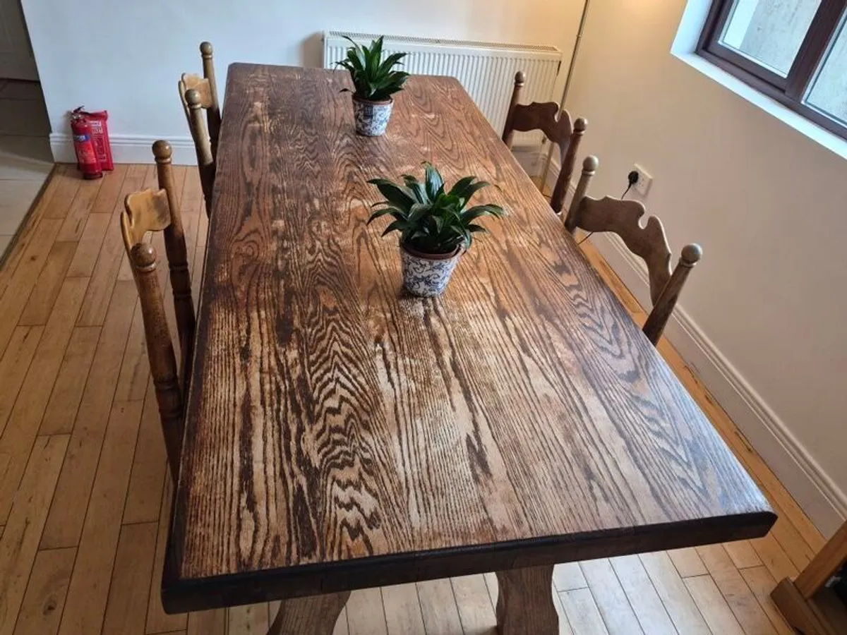 Table and 4 chairs - Image 2