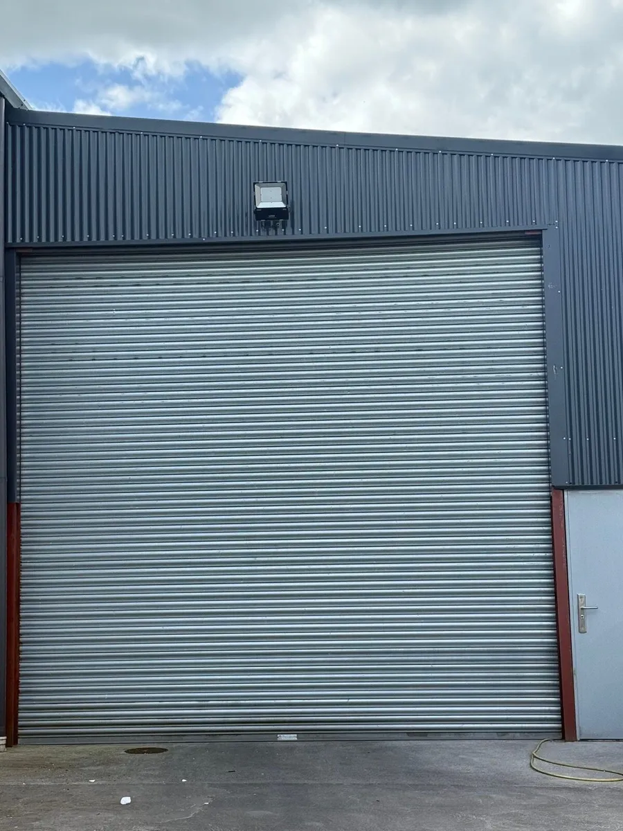 Roller door - Image 3