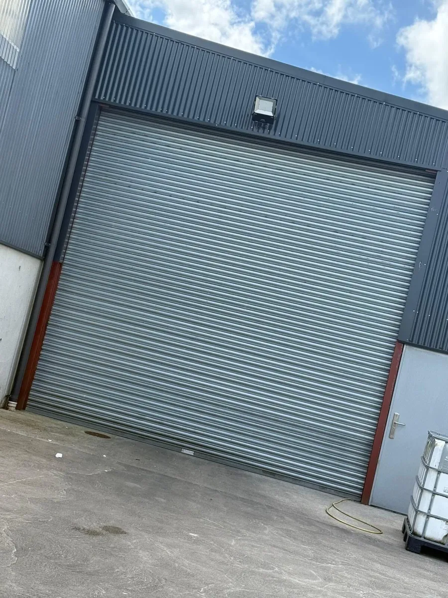 Roller door - Image 2