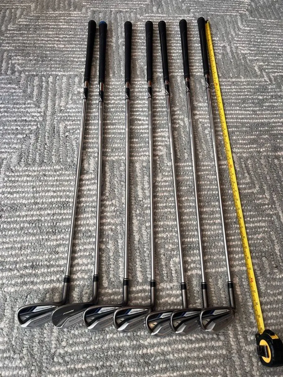 left hand TaylorMade Speed Blade golf clubs - Image 1
