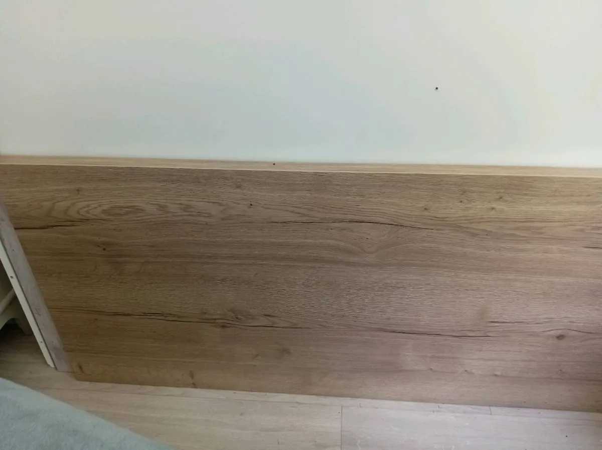Kitchen countertop - Image 4
