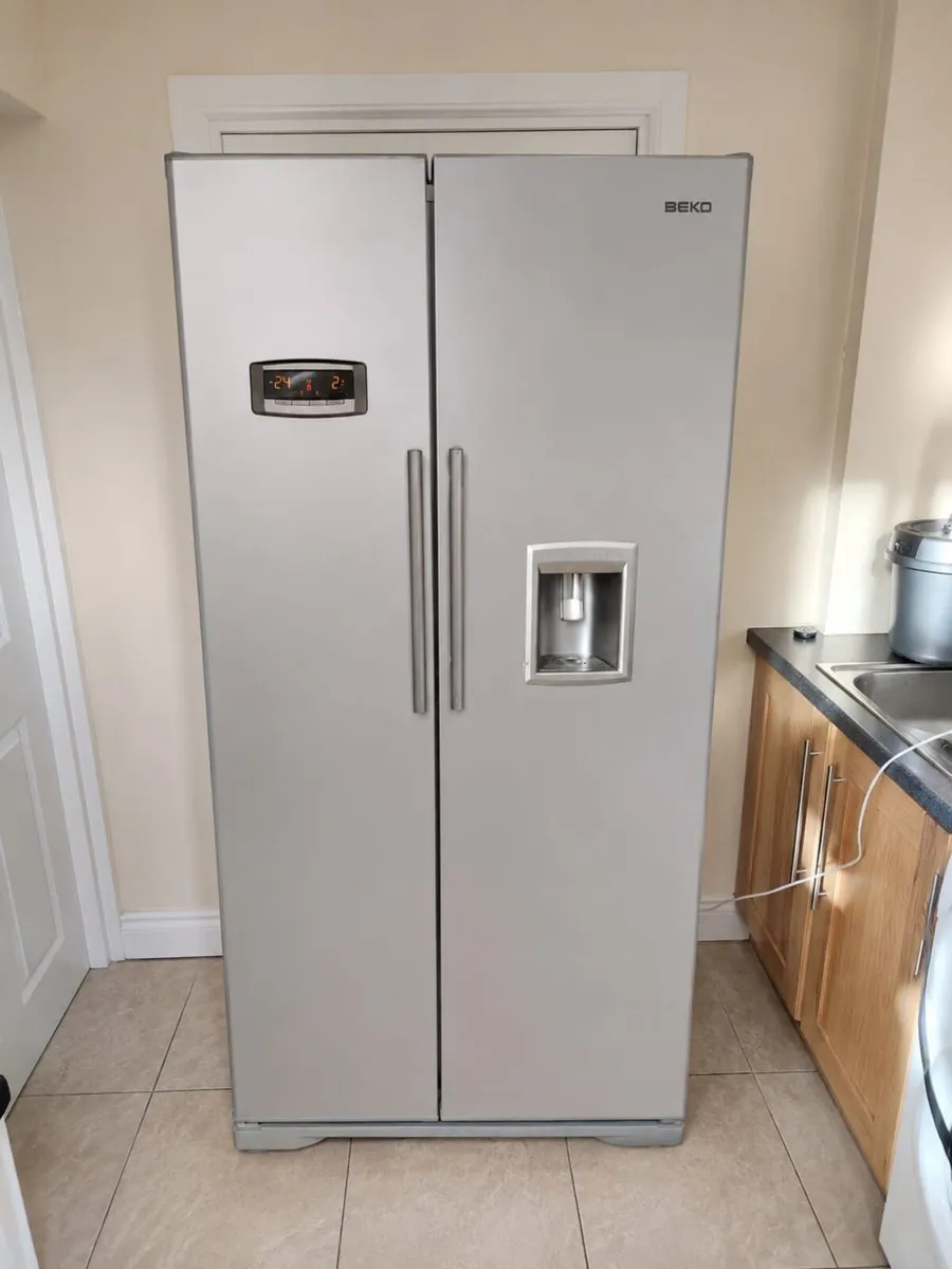 Beko American fridge freezer - Image 1