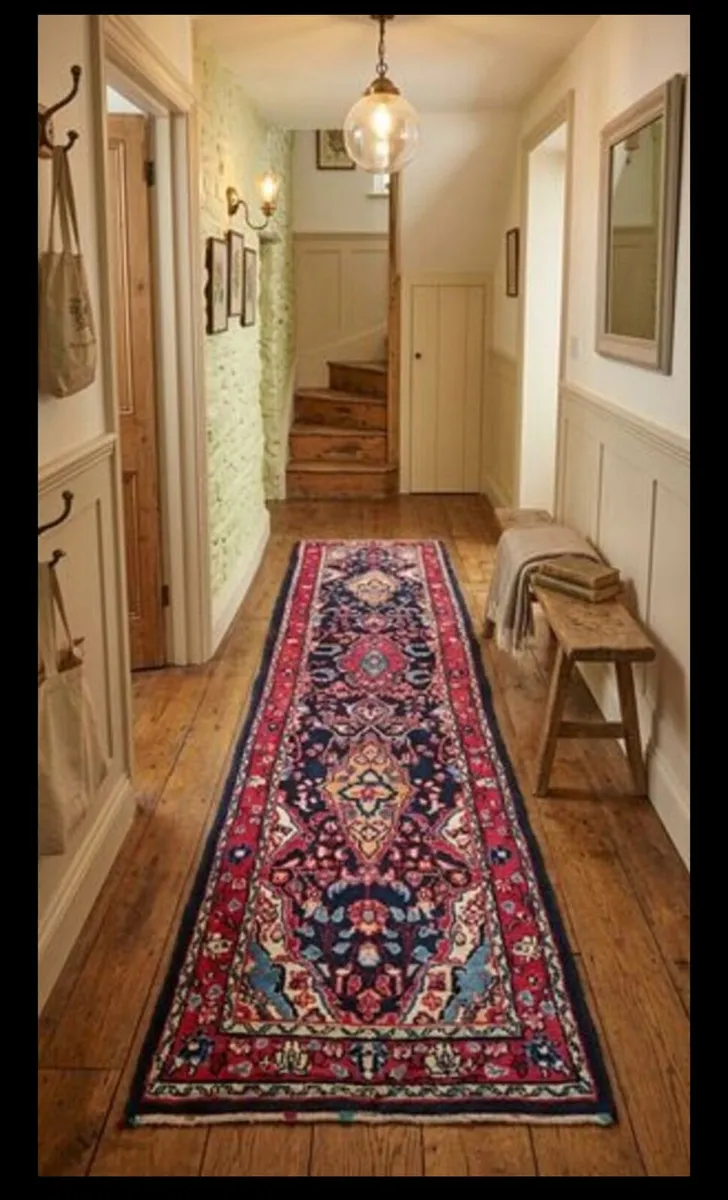 Pretty 11ft Perser Lillian knotted wool runner rug - Image 2