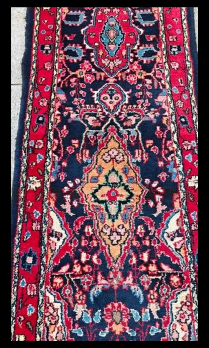 Pretty 11ft Perser Lillian knotted wool runner rug - Image 4