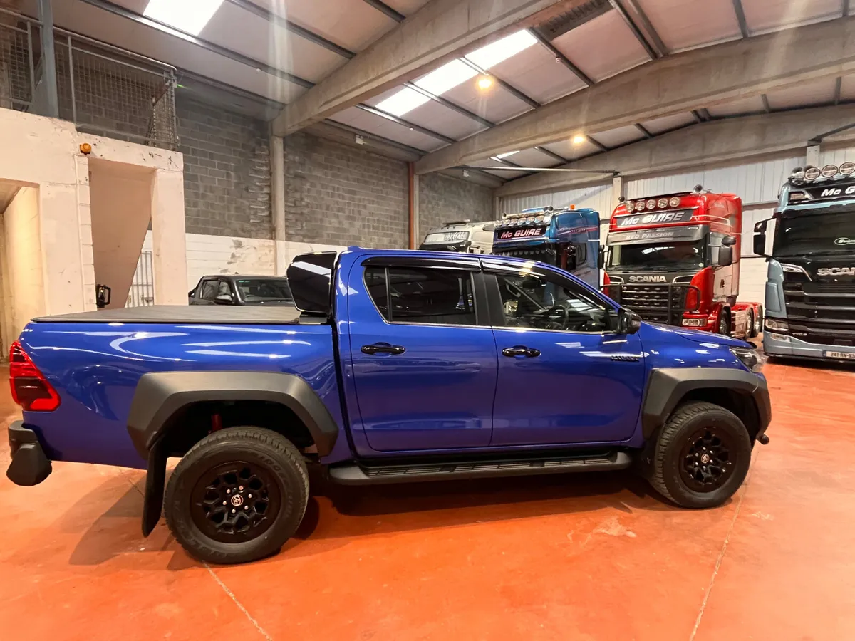 2025 Toyota Hilux GR Sport - Image 4
