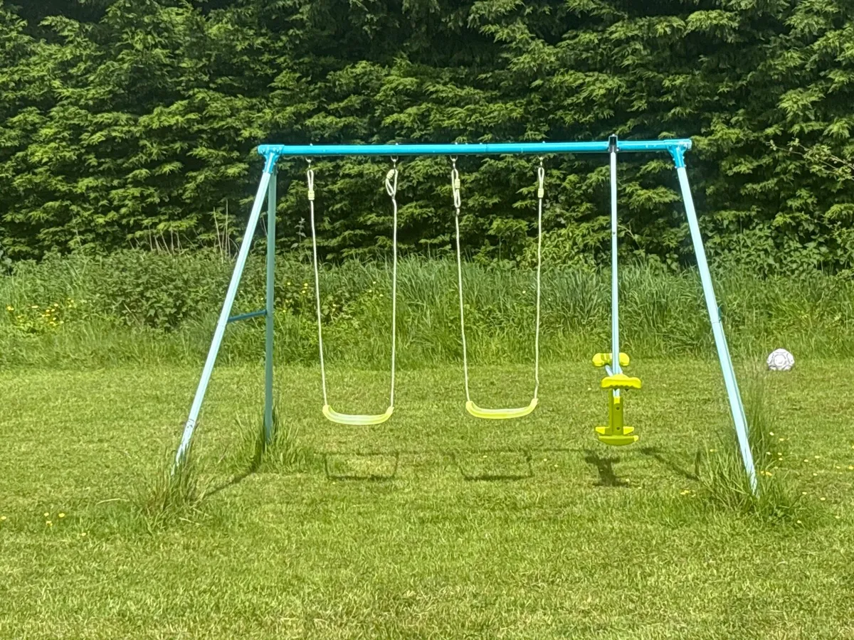 Kids swing - Image 1