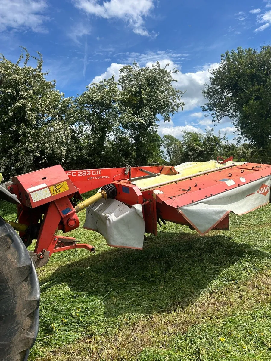 Kuhn 9 foot conditioner mower - Image 4