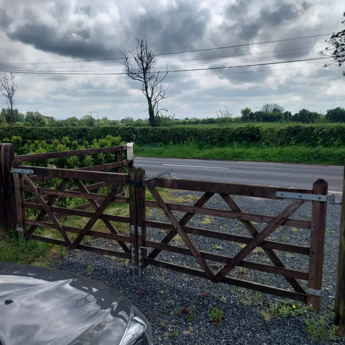 Gates - Image 1