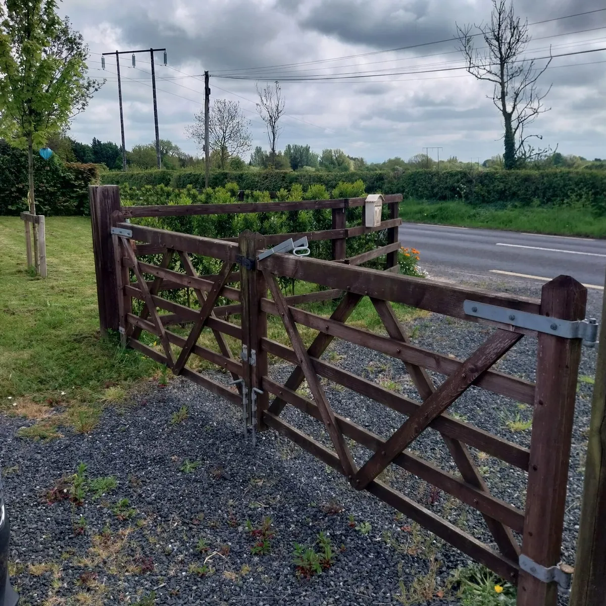 Gates - Image 2