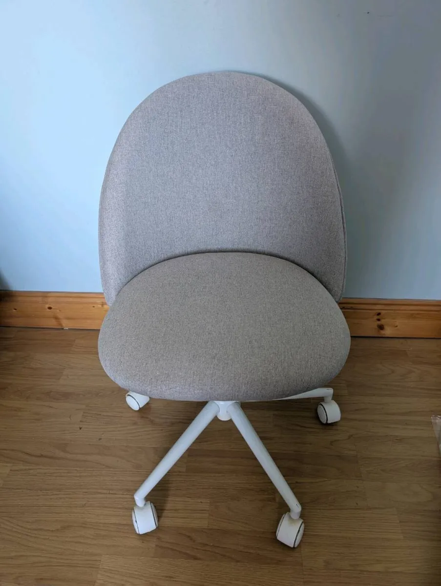 Office chair - Image 1