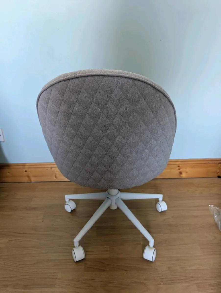 Office chair - Image 2