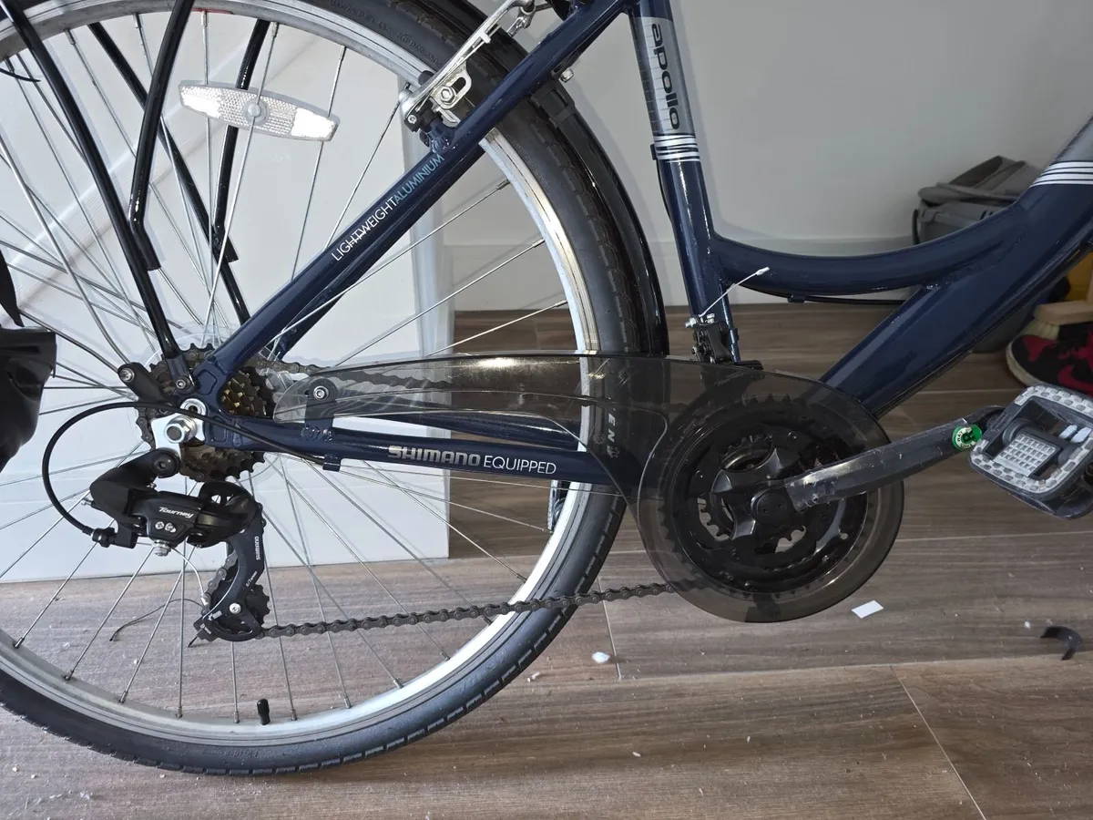 Women’s Bicycle –Like New & Accessories included - Image 2