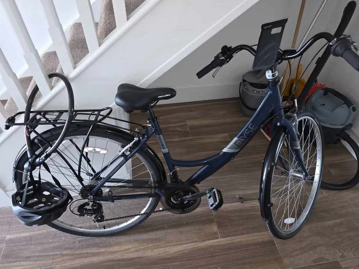 Women’s Bicycle –Like New & Accessories included - Image 1