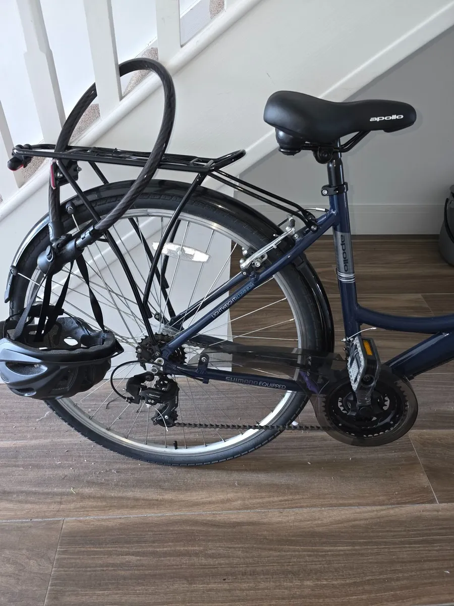 Women’s Bicycle –Like New & Accessories included - Image 4